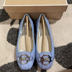Size 6 !  Michael kors Brand new shose ! baby bulue color.